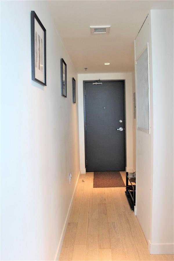 Luxury Skyline Condo In Downtown Free 24/7 Parking Winnipeg Exteriér fotografie
