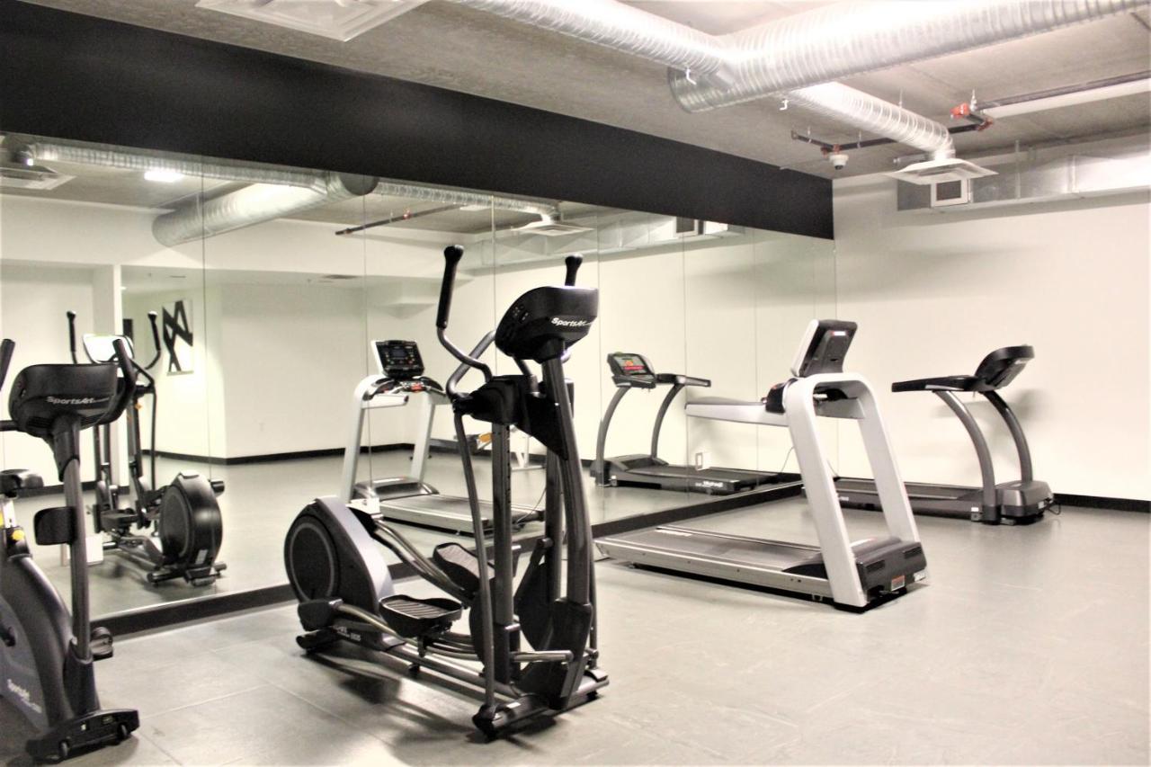 Luxury Skyline Condo In Downtown Free 24/7 Parking Winnipeg Exteriér fotografie